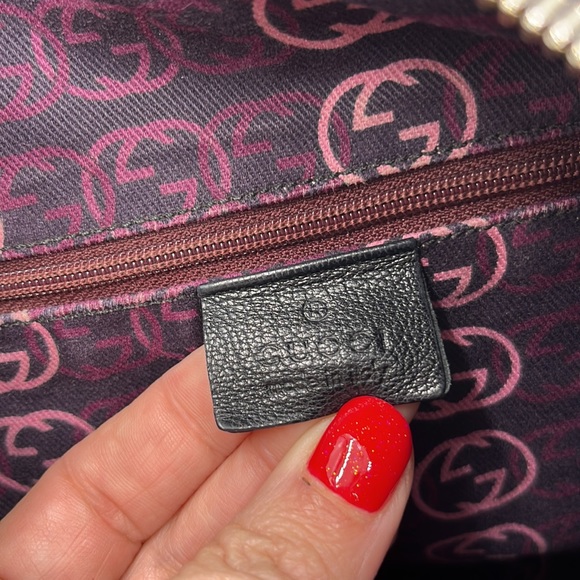Authentic Gucci Black Leather Shoulder bag / Hobo - Picture 16 of 17
